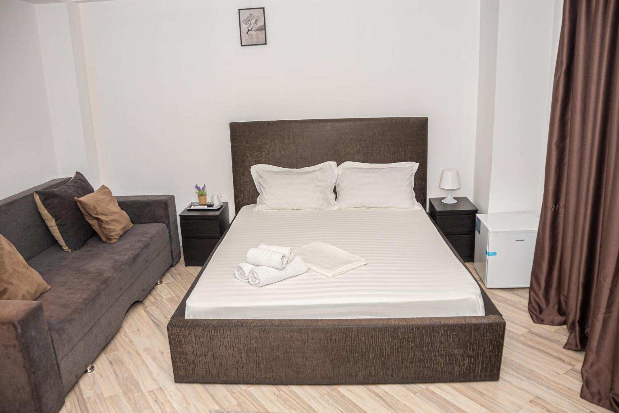 Occidental Wise Transit Hotel Bucharest Exterior photo